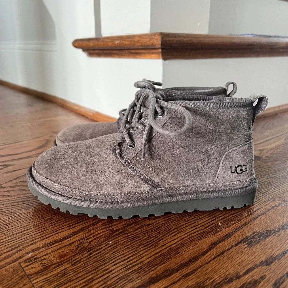 UGG Neumel Grey Suede Lace Up Chukka Boots Wool Lining Insole 3236 Womens 7